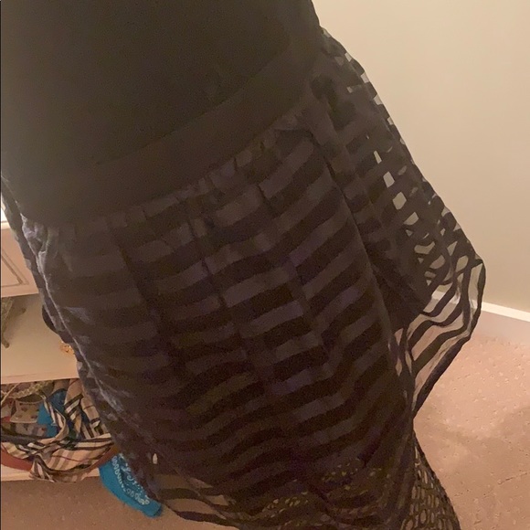 A fun, black mini dress for any occasion - Picture 3 of 4